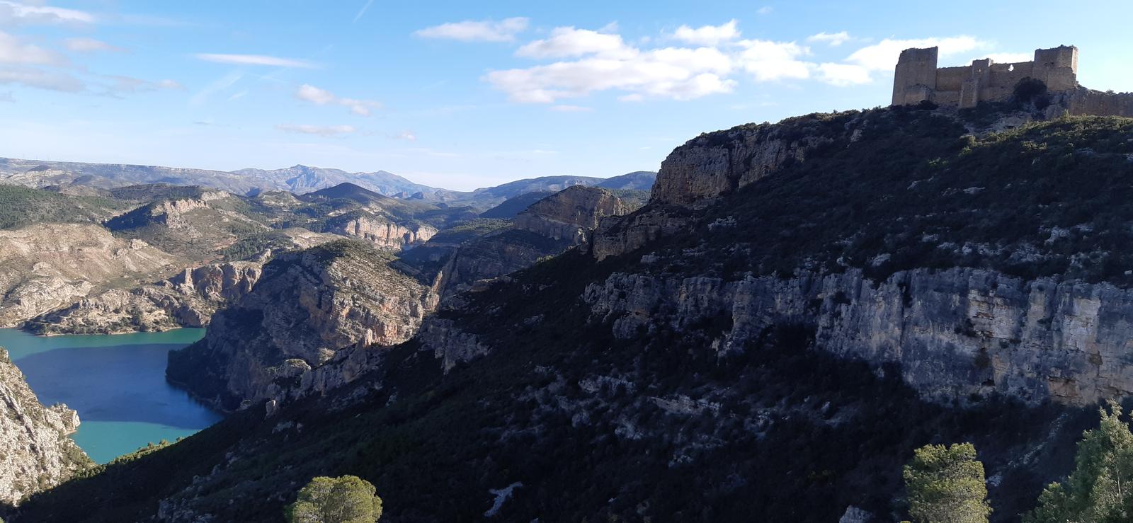 Senderismo Castillo Chirel
