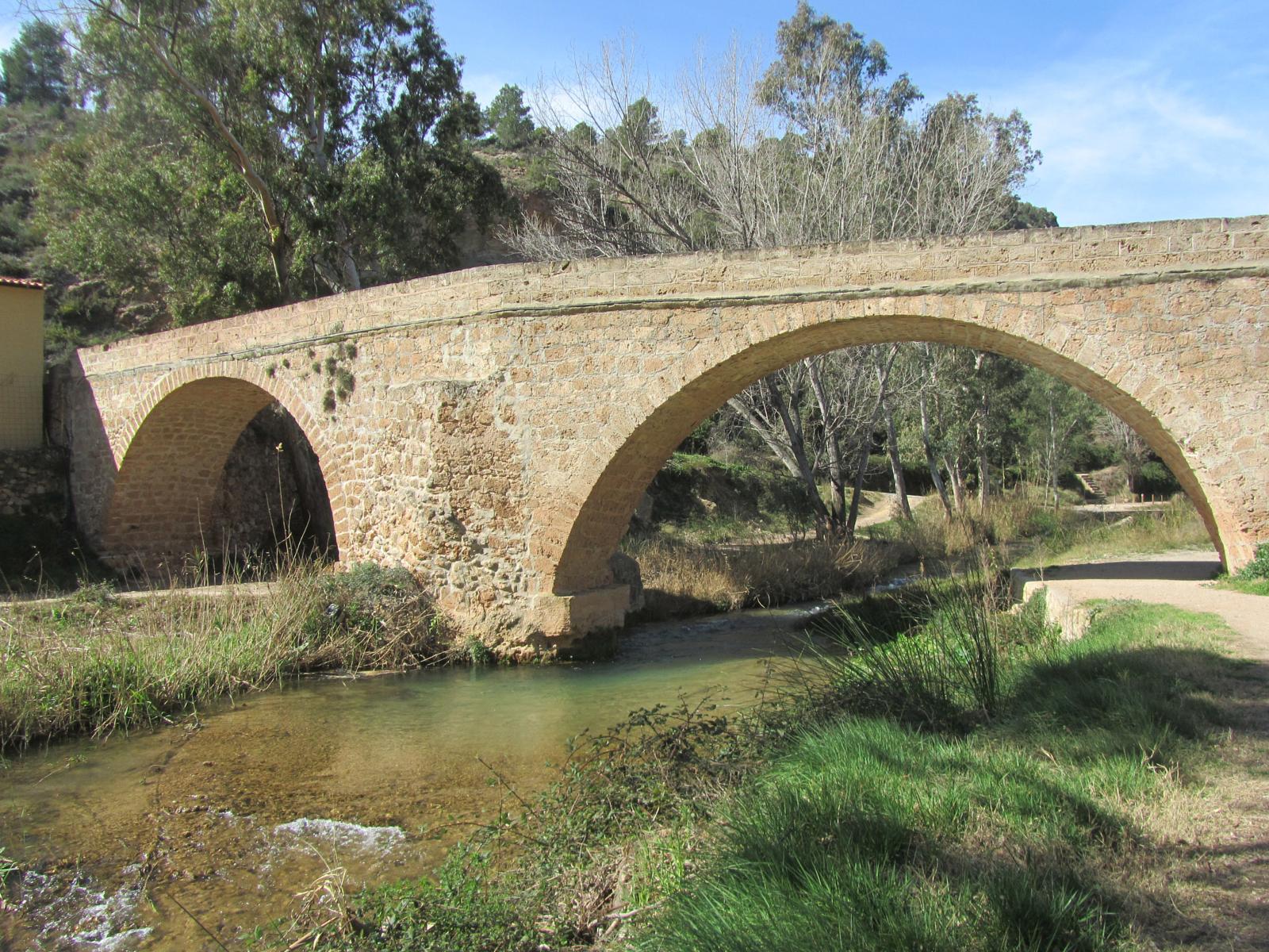 Rutaella Chelva con baño