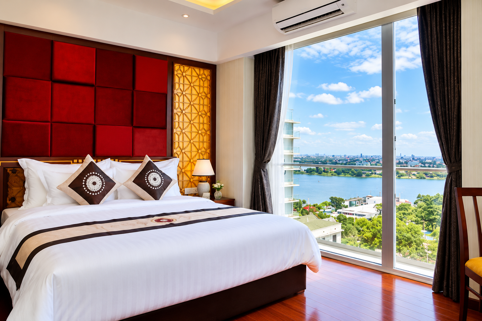 moonlight hotel hue