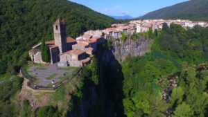 Pascua: Figueres, Besalú entre naturaleza