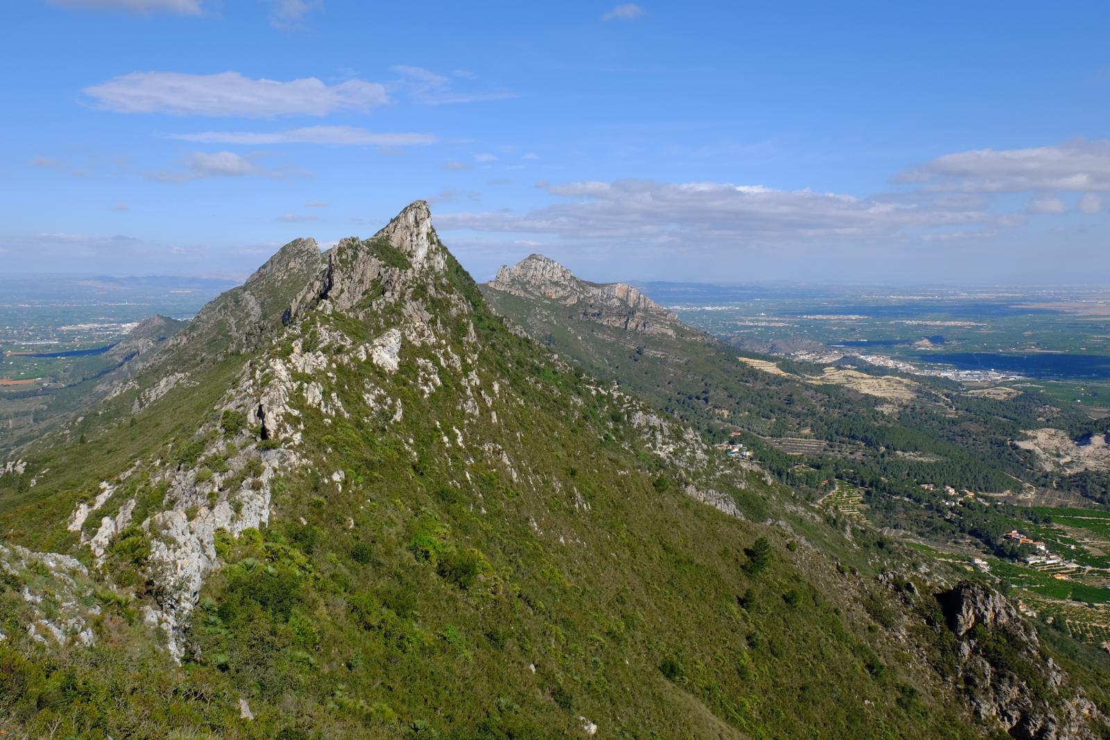 Relieve de la Serra de Corbera, entorno de la ruta Cova Galera desde Favara