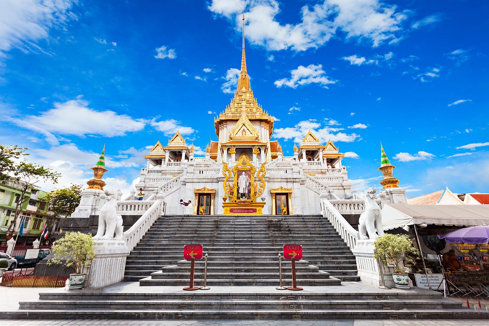Templo Wat Traimit en Bangkok, viaje a Tailandia en grupo 2027
