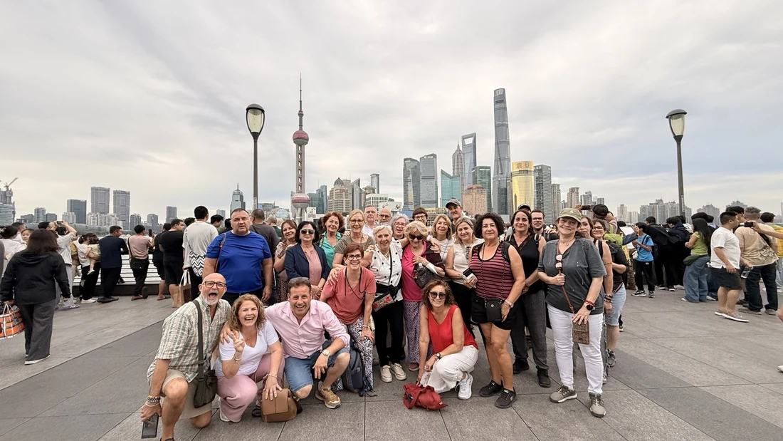 Grupo de Conexión Viajera ante el horizonte de Shanghái